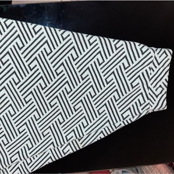 PaperMoon skirt flares out wide, black and white - Picture 1 of 10